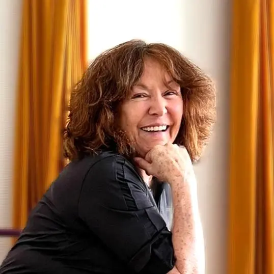 Patricia Mihura - Yoga sur chaise au studio Moment Suspendu du Relecq-Kerhuon